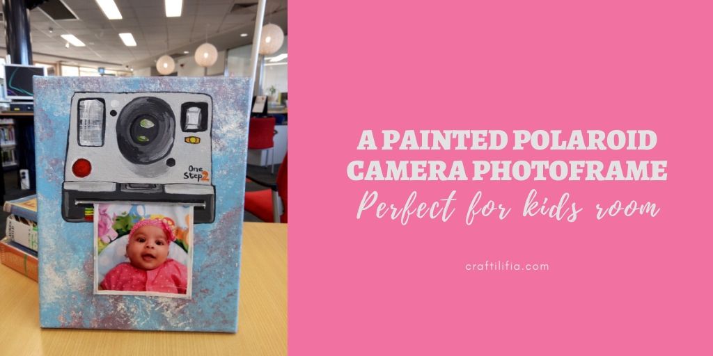 Polaroid camera photoframe